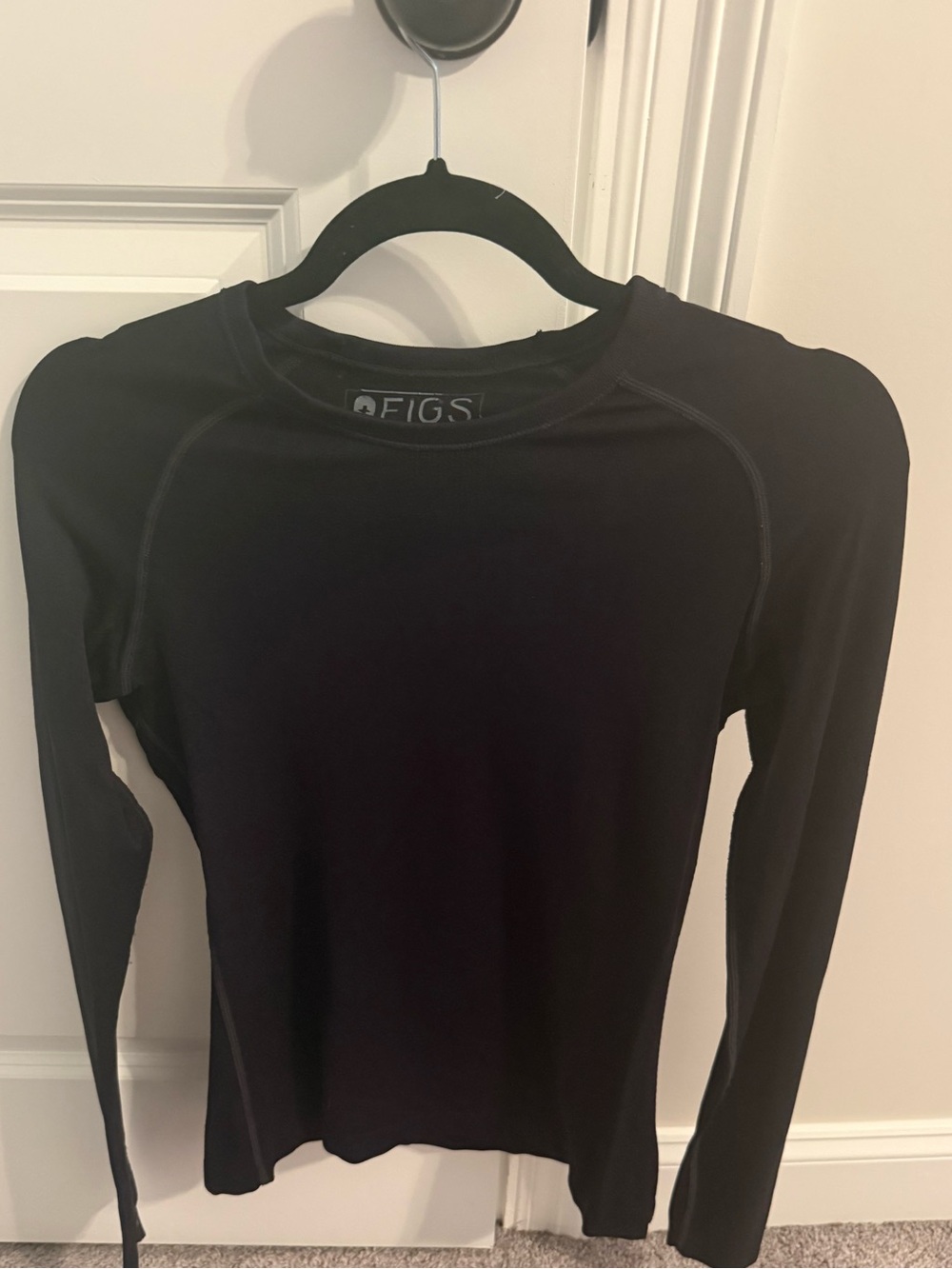 FIGS Black Long-Sleeve Seamless Underscrub Shirt